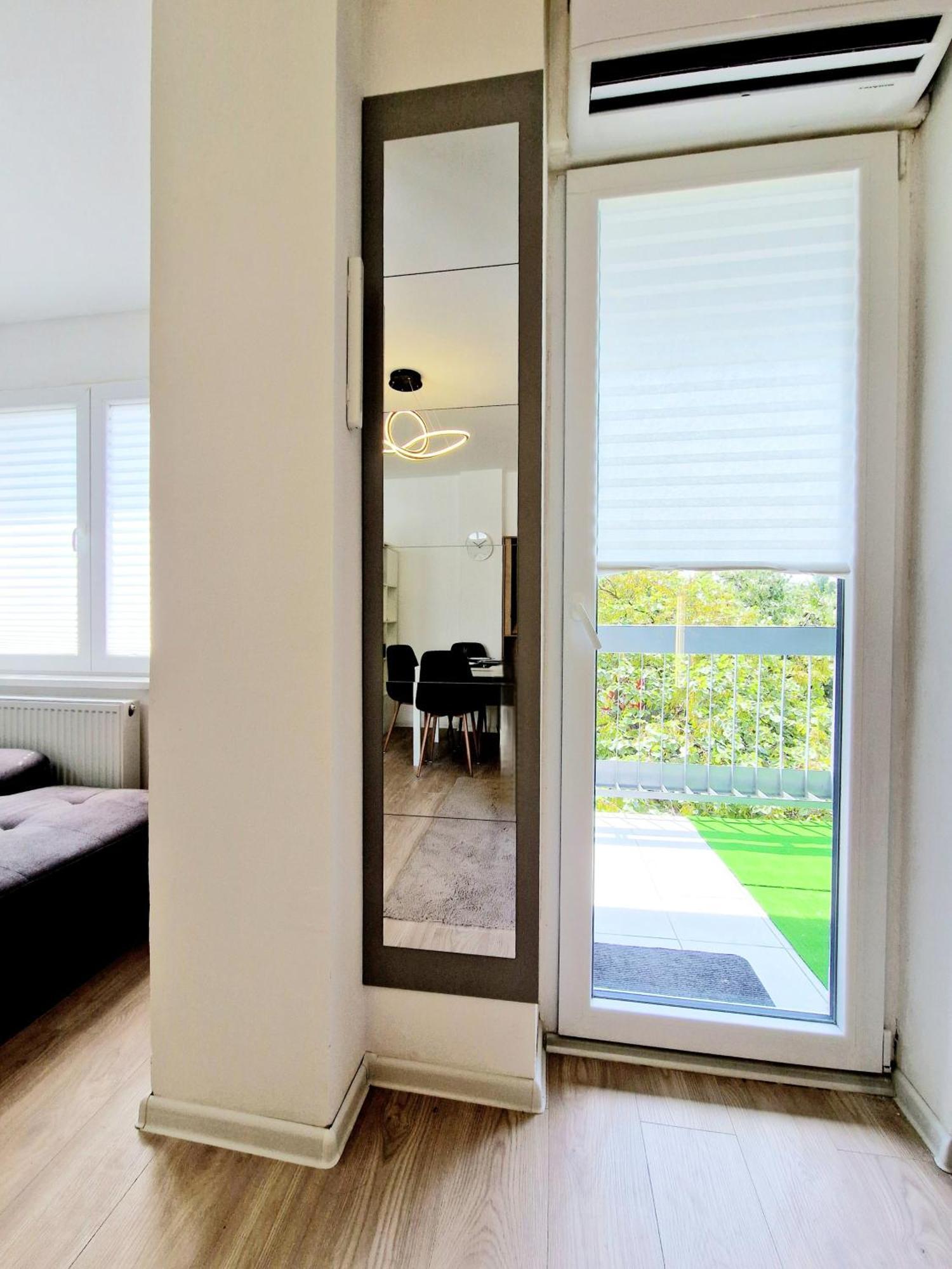 Cosy Novi Sad Loft, Self Check-In Apartment ภายนอก รูปภาพ